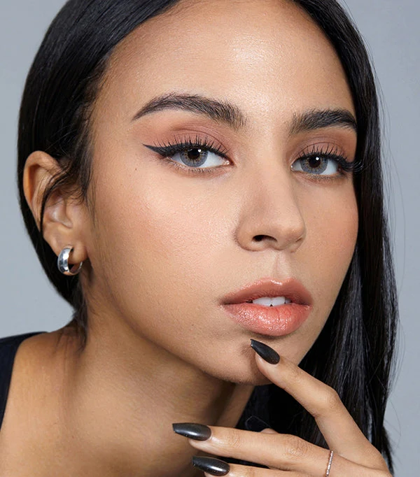 Olens Jennifer Gray Monthly Color Contact Lenses - Image 3